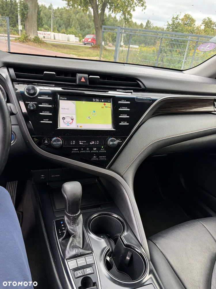 Toyota Camry Business Edition - 11