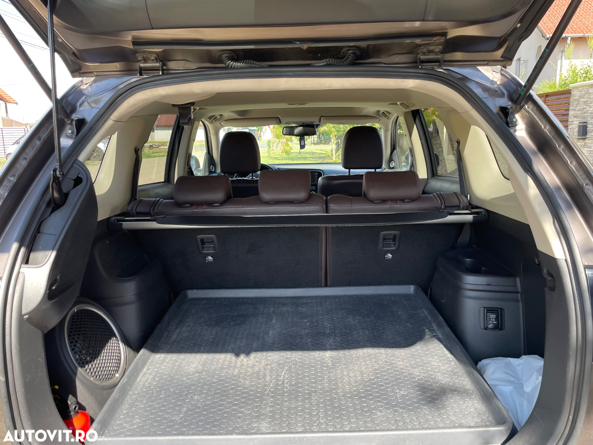 Mitsubishi Outlander - 15