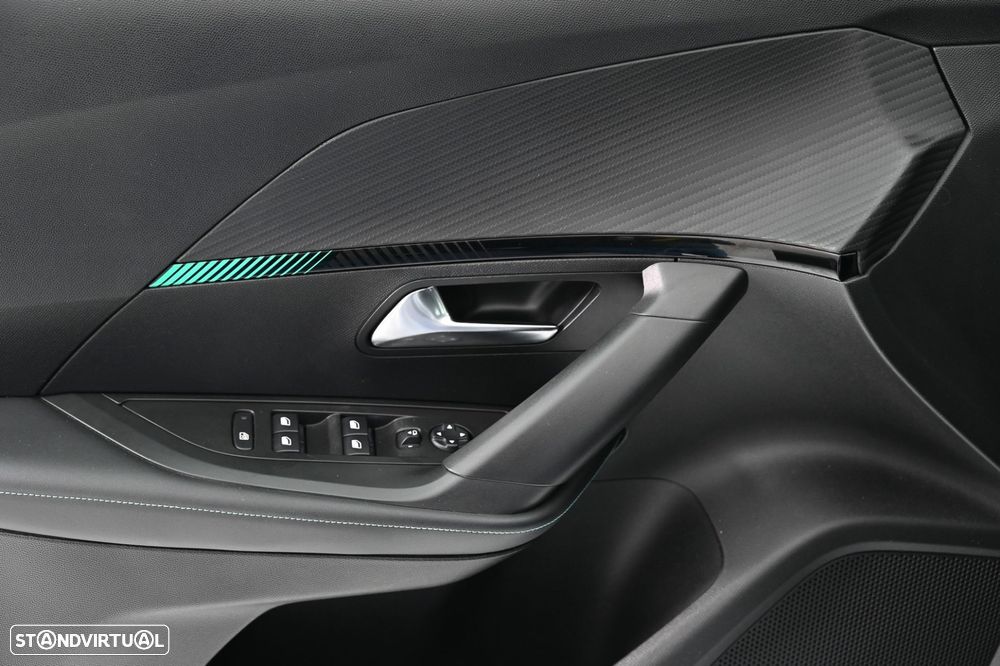 Peugeot 2008 1.2 PureTech Allure Pack - 20