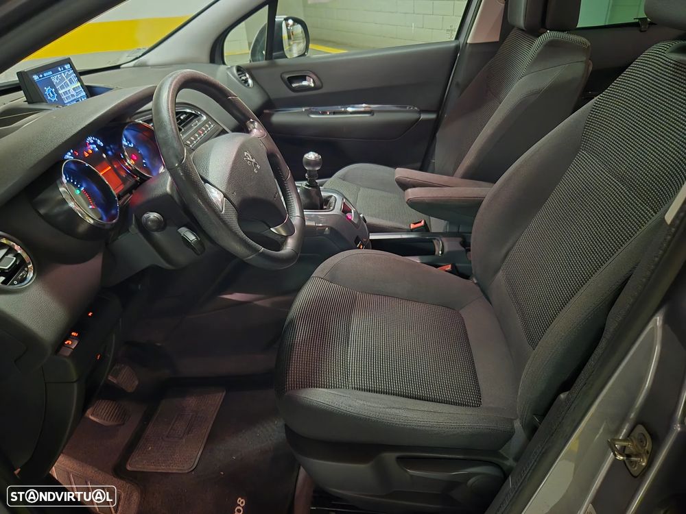 Peugeot 5008 1.6 HDi 7L Allure - 25
