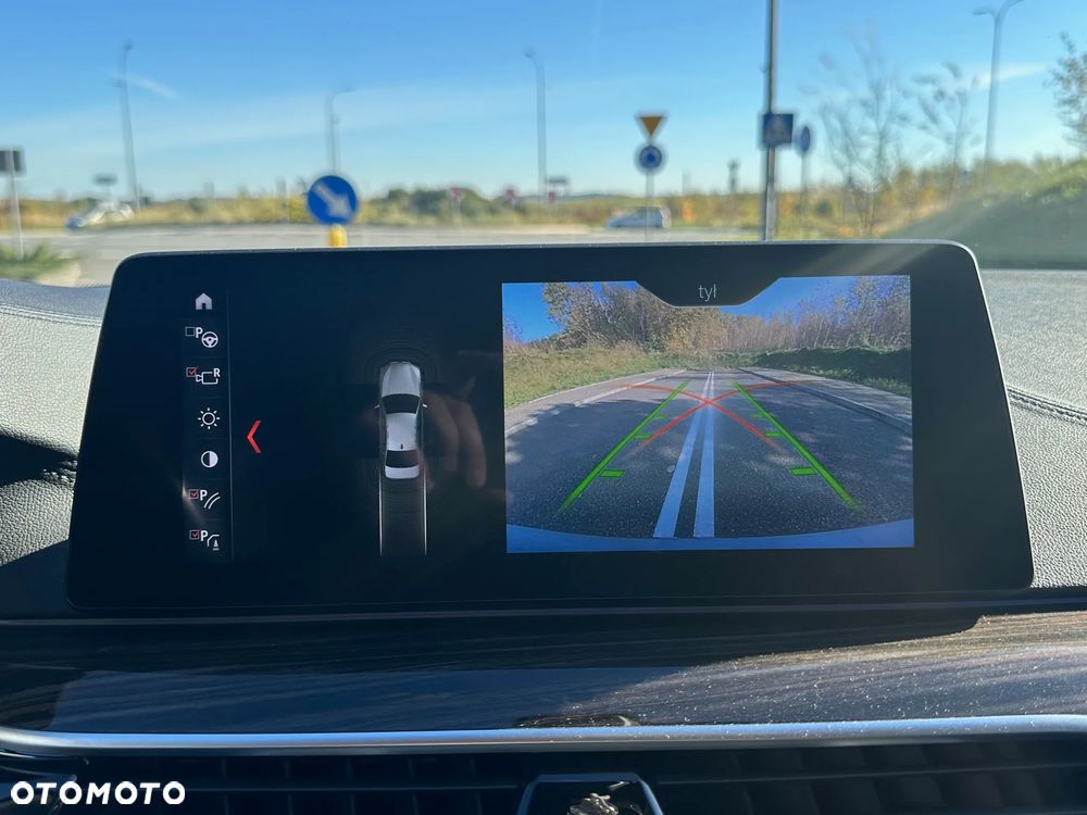 BMW Seria 5 530d xDrive Luxury Line - 11