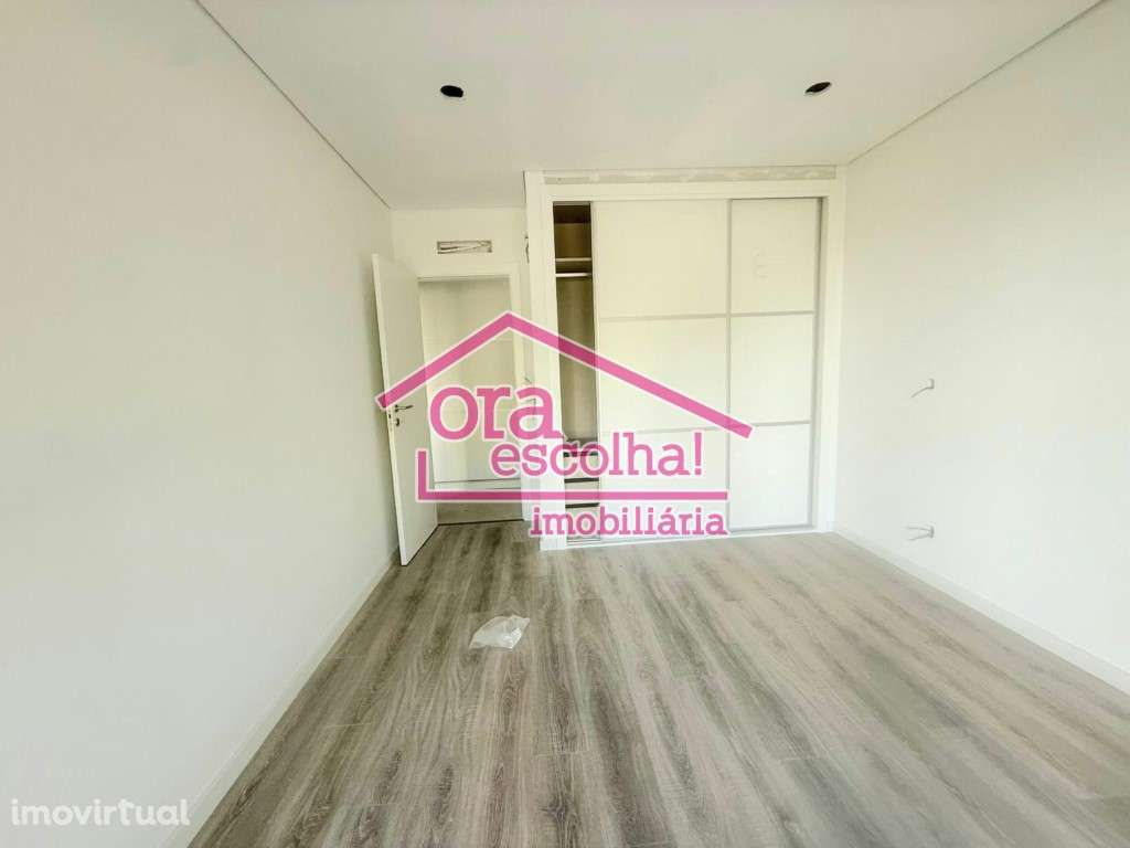 Apartamento T2 NOVO com 83 m2 e Arrecadação em Paio Pires! - Grande imagem: 5/8