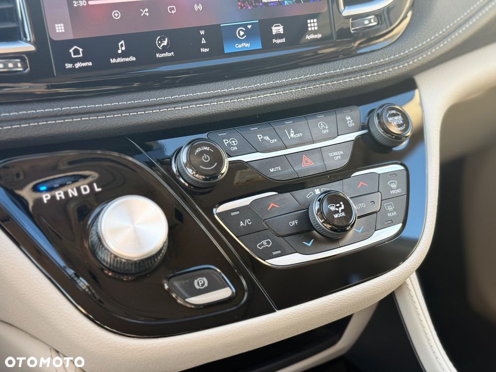 Chrysler Pacifica - 31