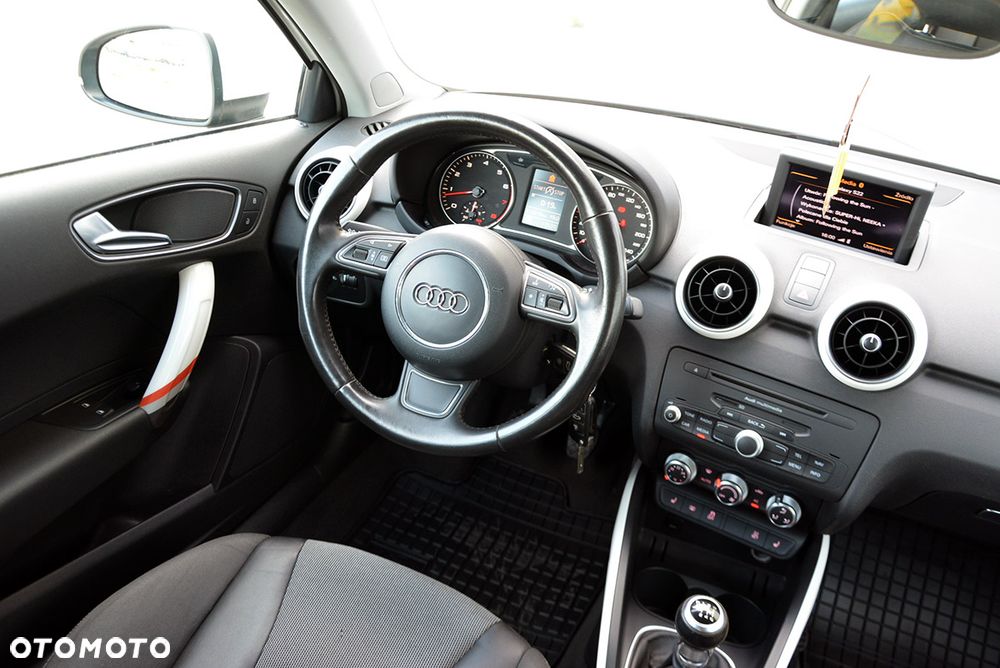 Audi A1 3-drzwiowe 1.4 TFSI S line Sportpaket - 3