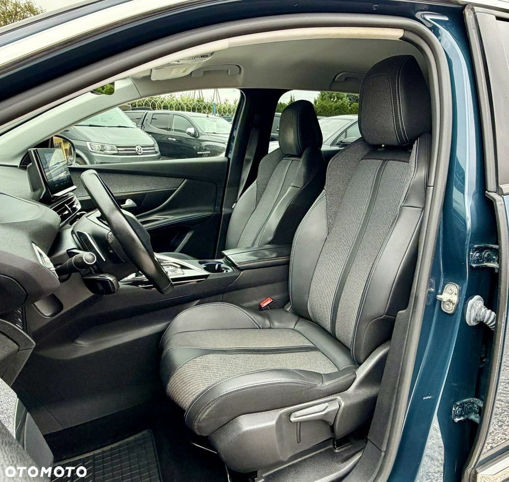 Peugeot 3008 1.6 PureTech Hybrid PHEV Allure Pack S&S EAT8 - 19