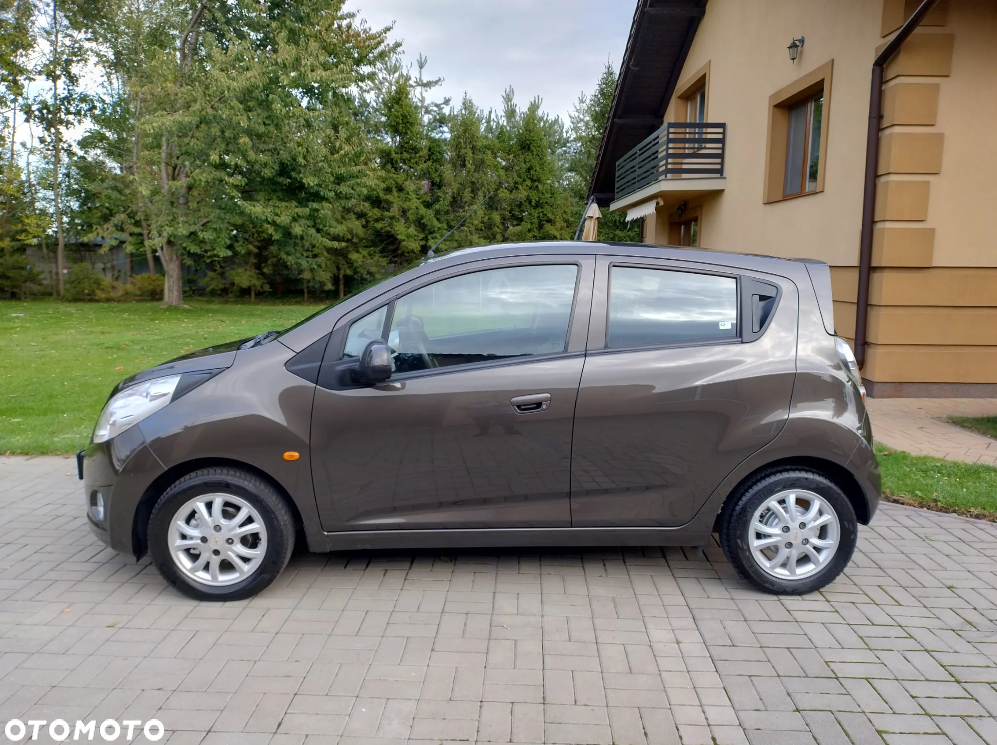 Chevrolet Spark 1.0 Base - 4