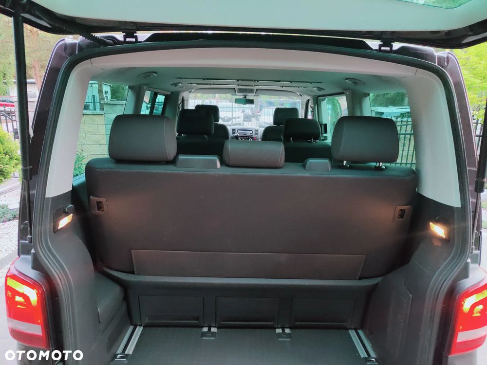 Volkswagen Multivan - 31