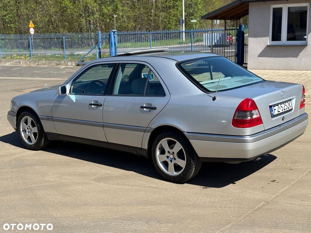Mercedes-Benz Klasa C 180 Elegance - 2