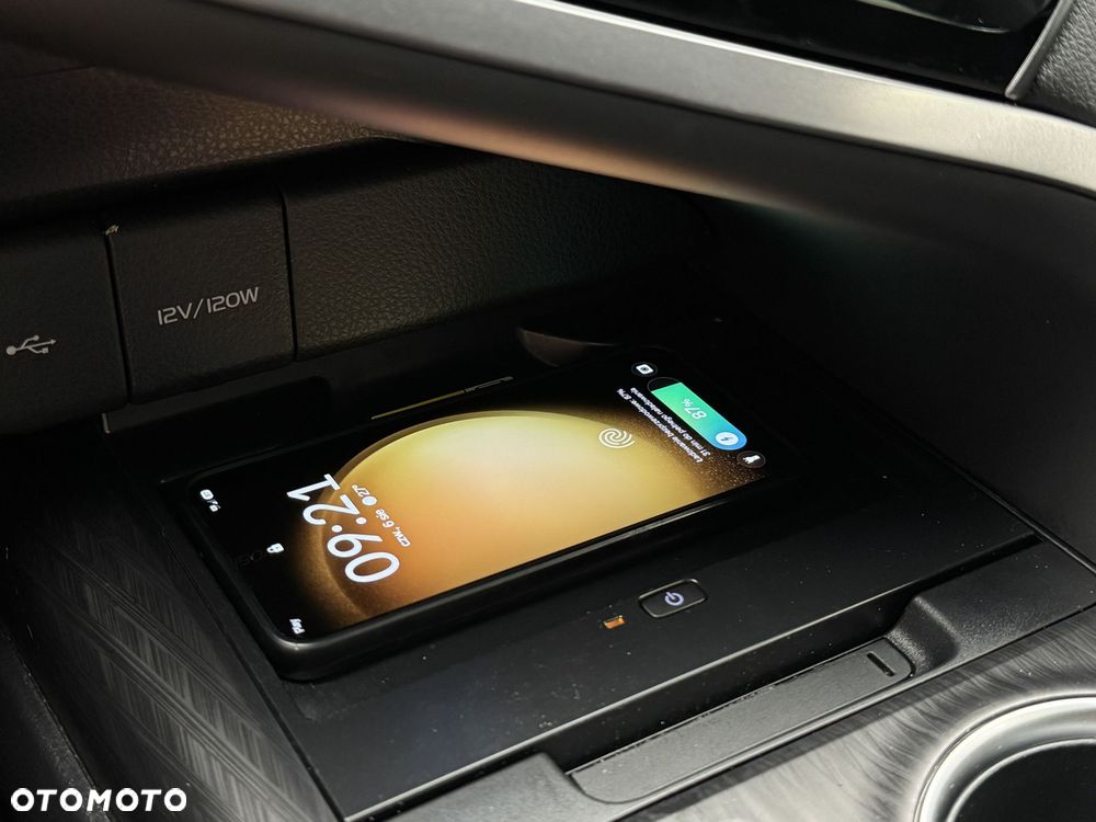 Toyota Camry 2.5 Hybrid Executive CVT - 29