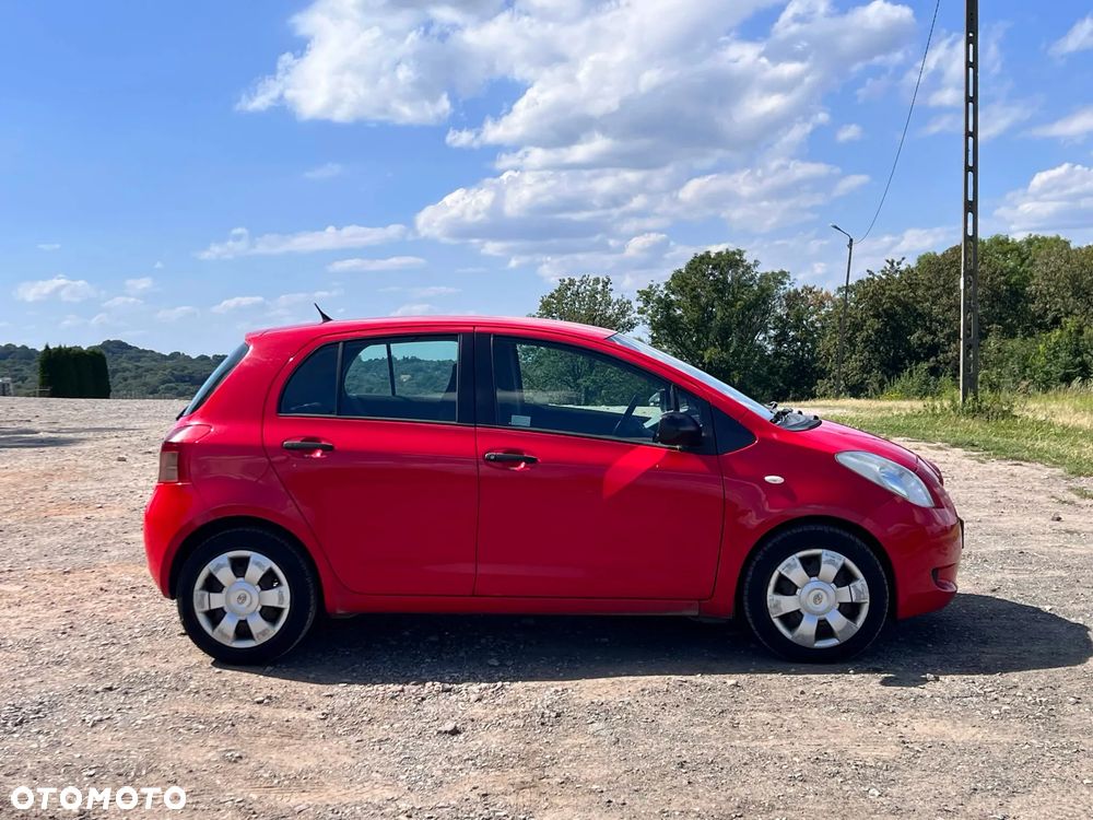 Toyota Yaris 1.3 Terra Polaris - 2