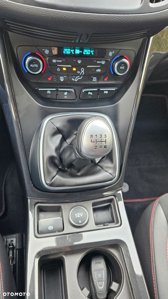 Ford Kuga 2.0 TDCi AWD ST-Line - 22