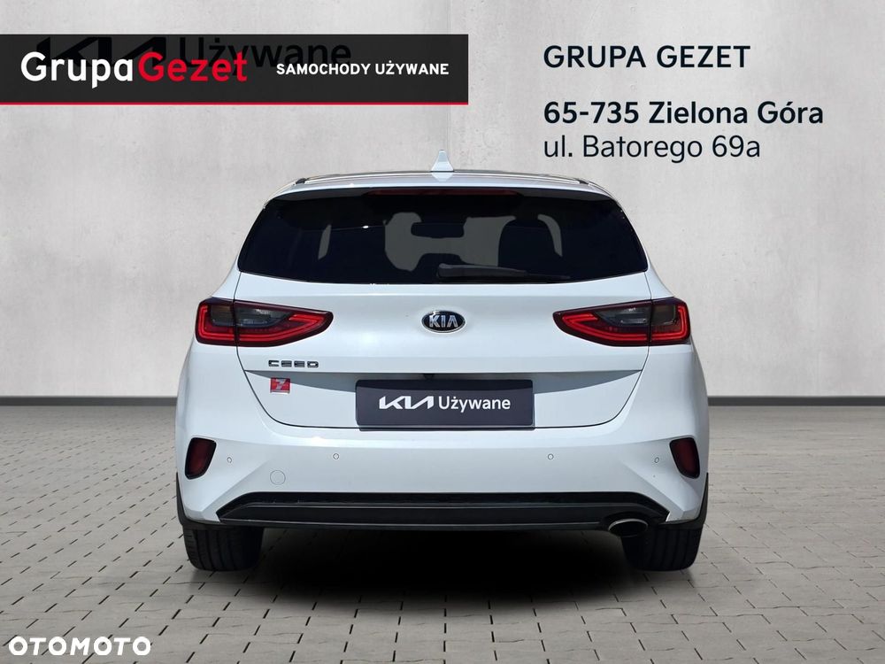 Kia Ceed - 4