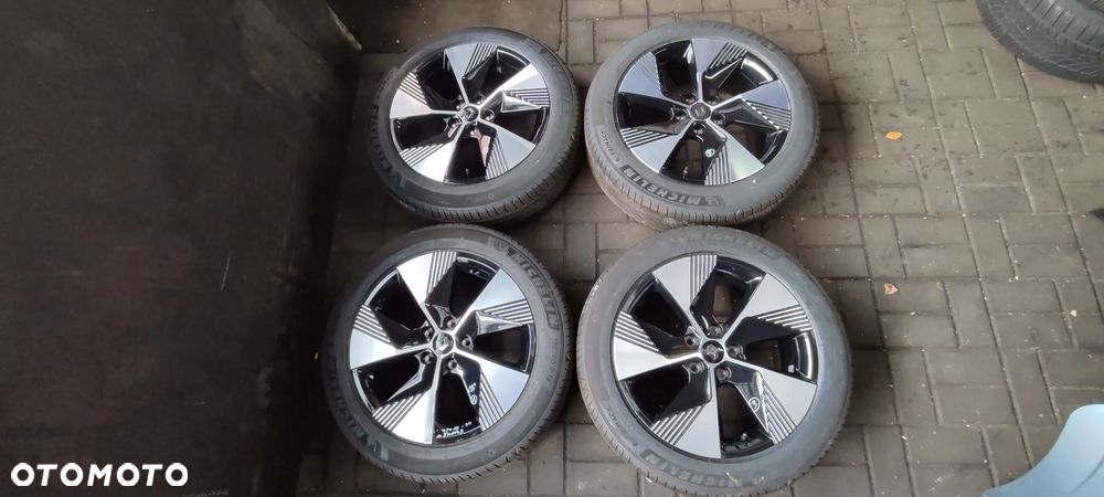 Felgi 403003990R 5x114,3 7Jx18 Cali Renault Megane E TECH Komplet - 1