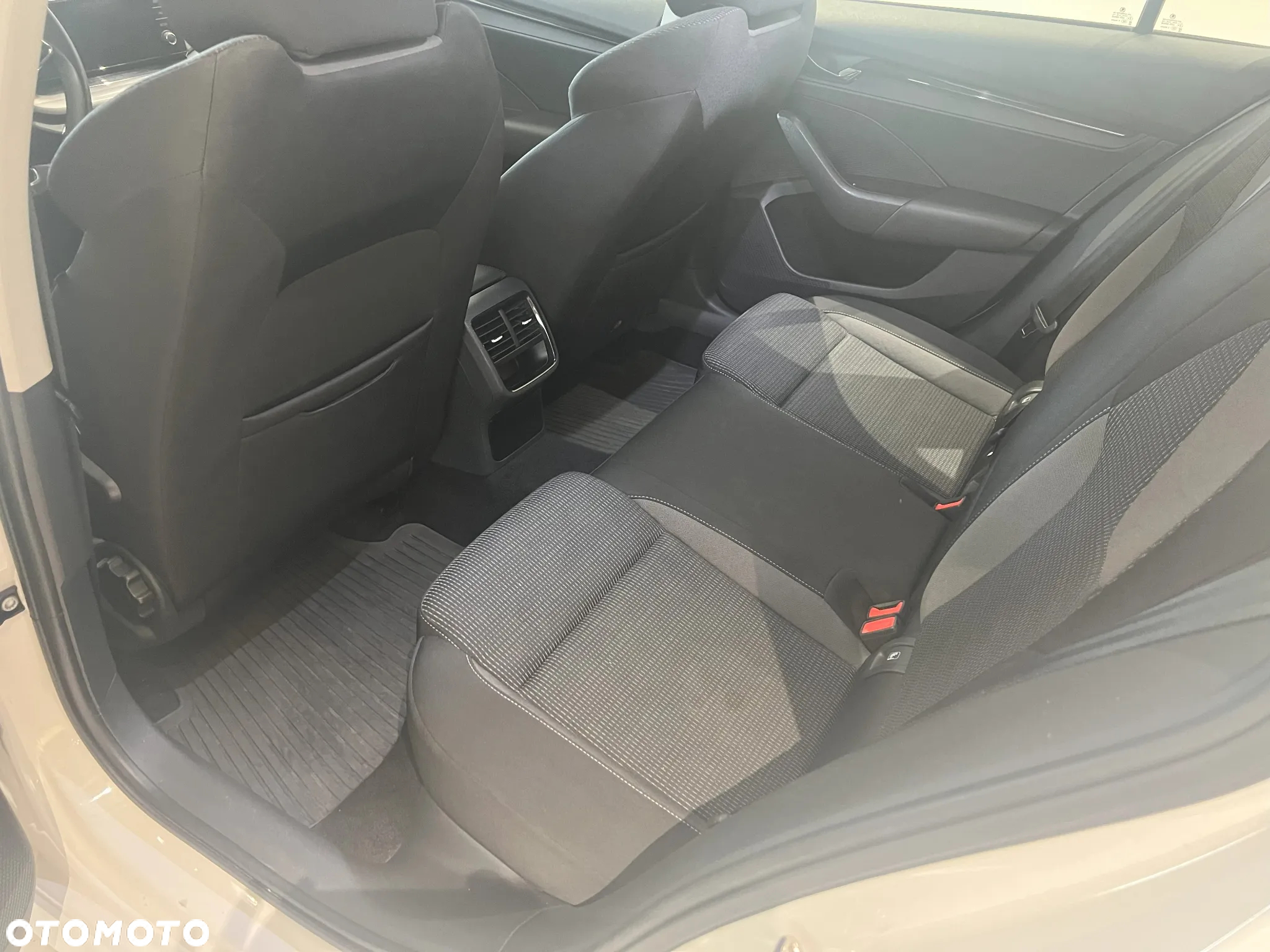 Skoda Octavia 1.5 TSI ACT Ambition - 11
