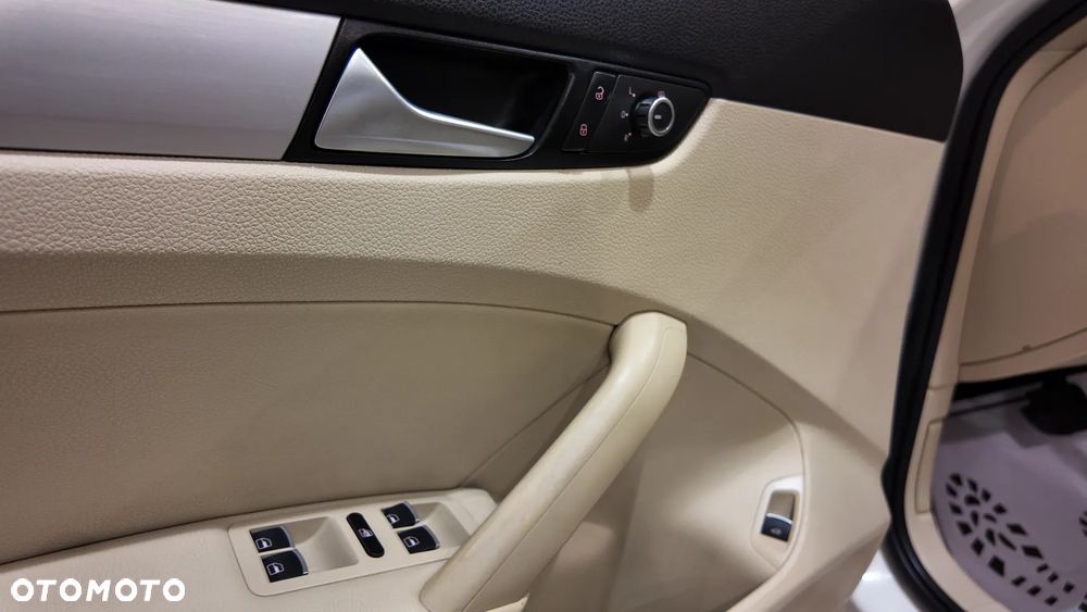 Volkswagen Passat - 24