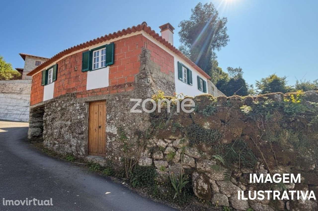 Moradia T2 para restauro localizada em Tabuaças, Vieira do Minho - Grande imagem: 2/24