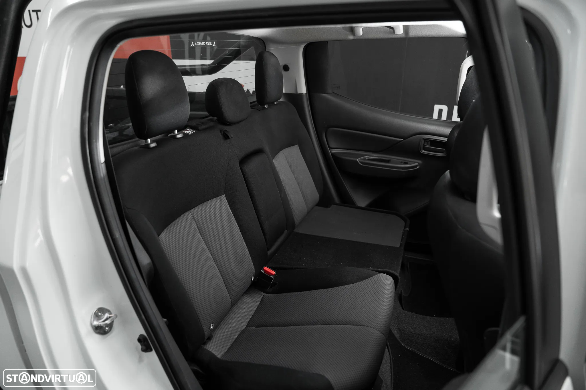Mitsubishi L200 2.3 DI-D Club Invite 4WD - 29