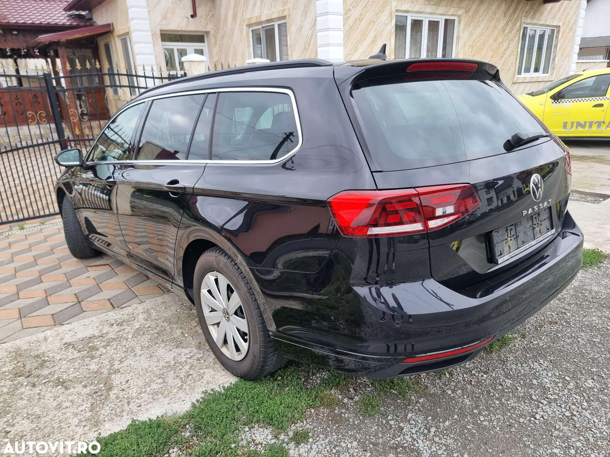 Volkswagen Passat Variant 2.0 TDI (BlueMotion Technology) Comfortline - 3