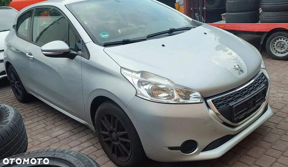 Peugeot 208 - 6