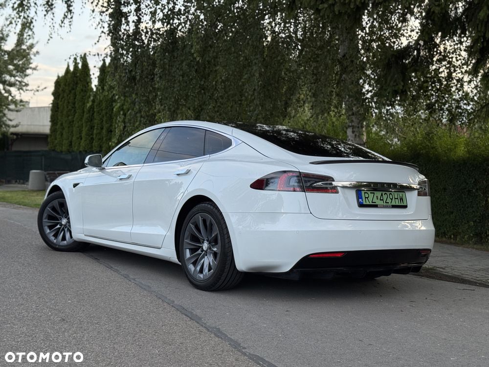 Tesla Model S Long Range Plus - 12