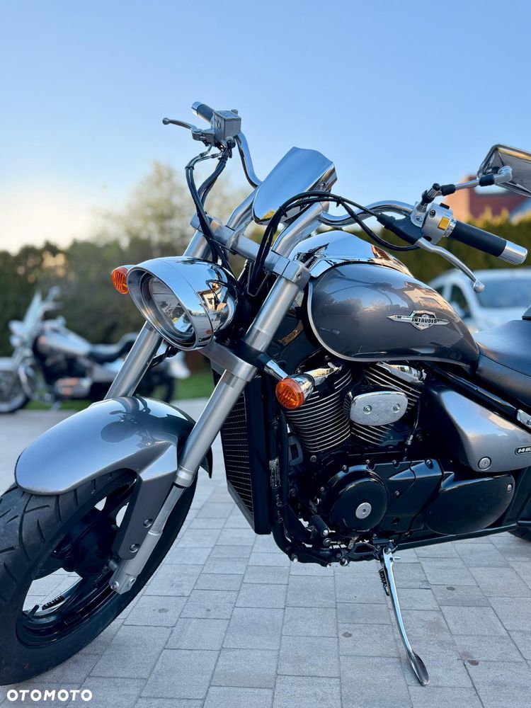 Suzuki Intruder - 21
