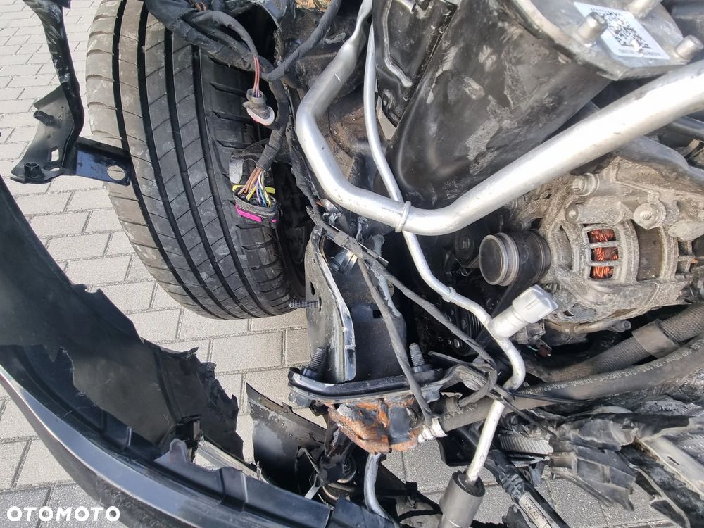 Volkswagen Passat Variant 2.0 TDI SCR DSG Business - 17