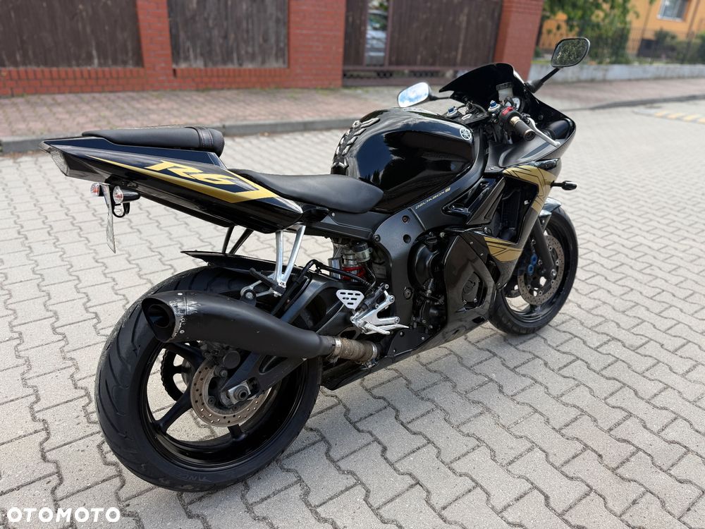 Yamaha R6 - 13