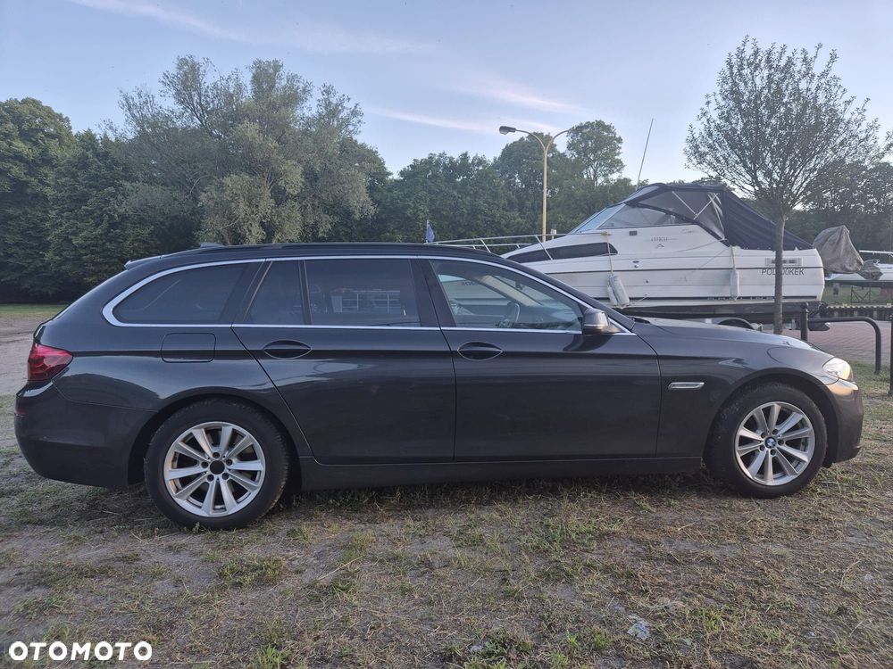 BMW Seria 5 520d xDrive - 6
