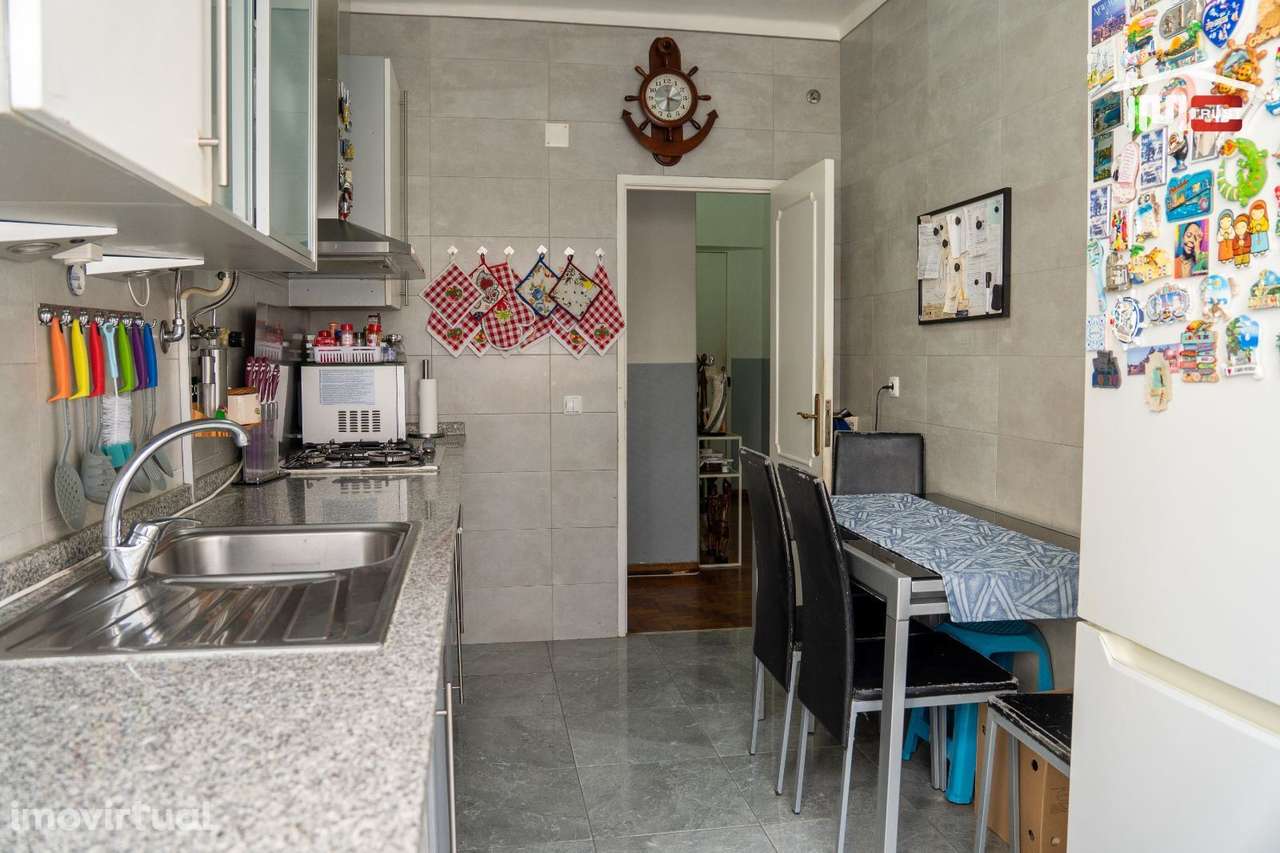 Apartamento T3, 1ºandar, Coz. Semi-Equipada, Muito Luminoso, Marqui... - Grande imagem: 4/30