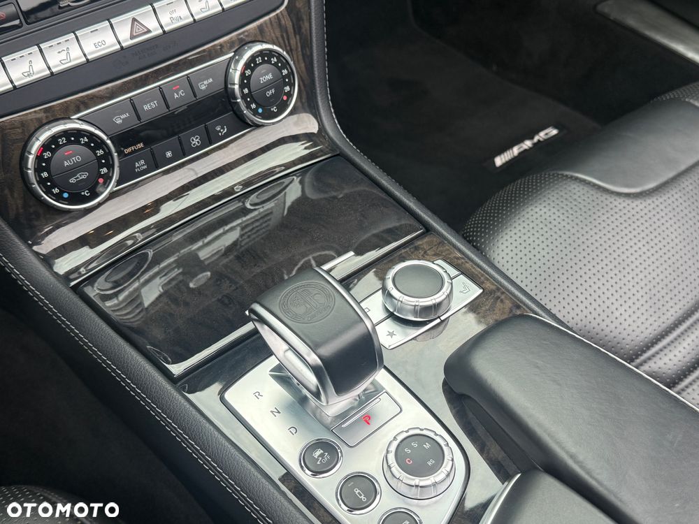 Mercedes-Benz SL 63 AMG - 30