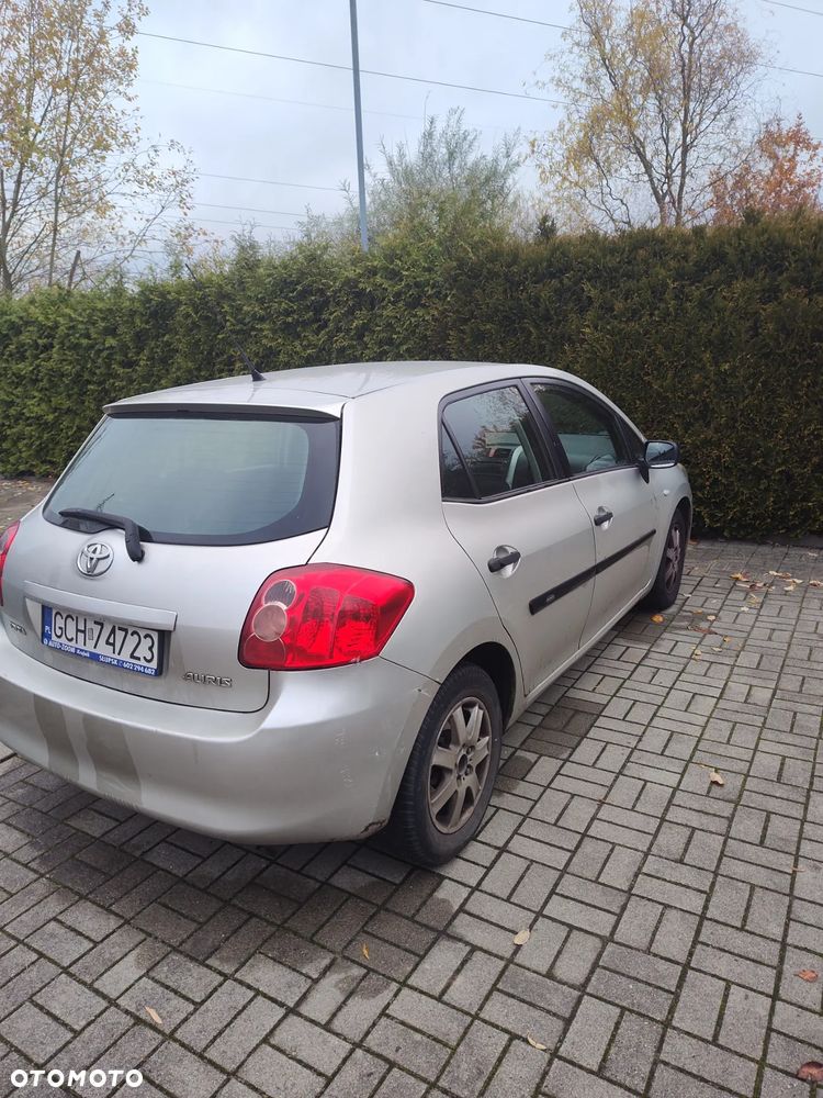 Toyota Auris 1.4 VVT-i Luna - 2