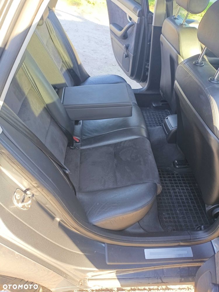 Audi A4 Limousine - 6