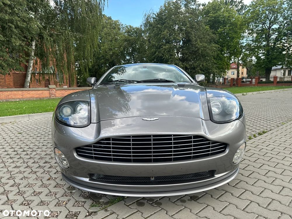 Aston Martin V12 Vanquish - 11