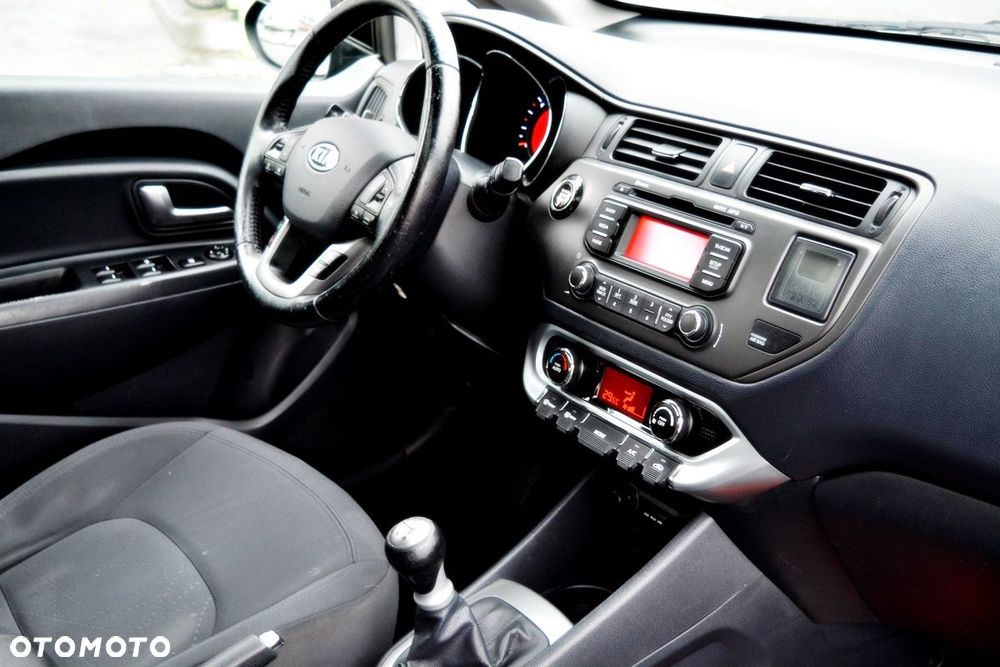 Kia Rio 1.2 Attract - 24