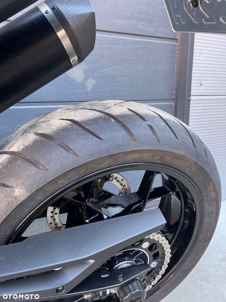 KTM Duke 790 - 21