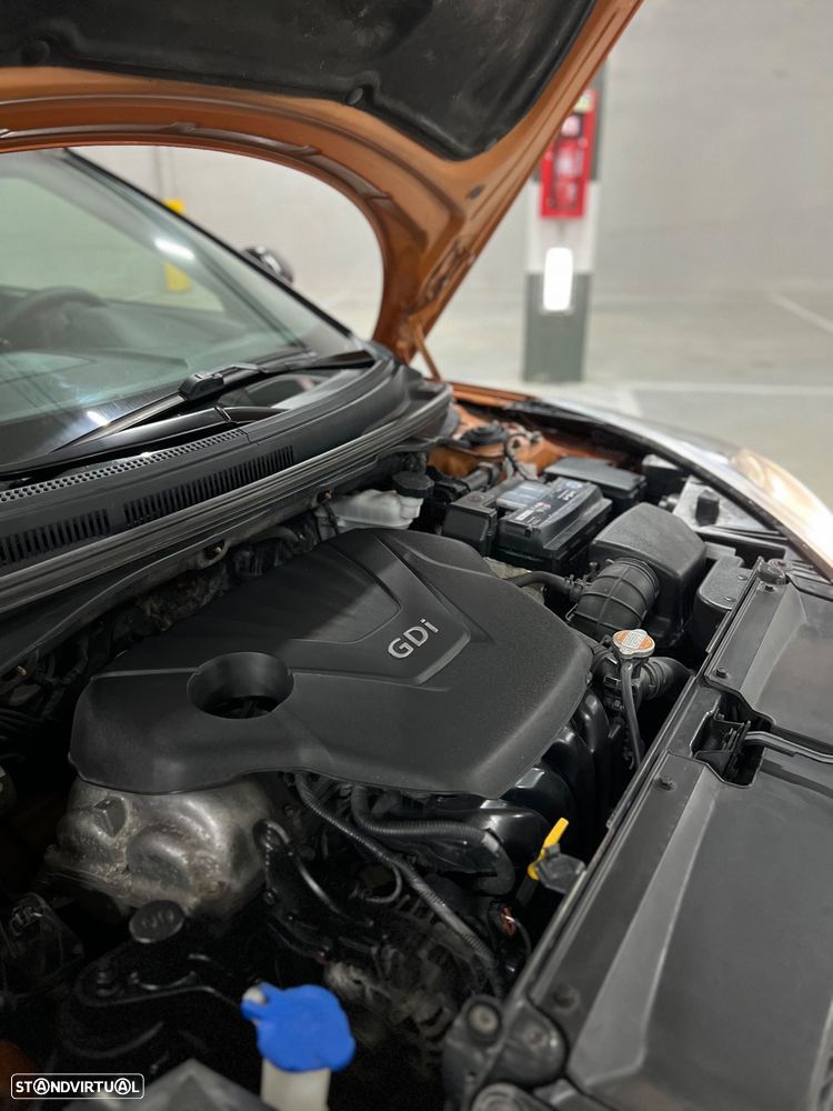 Hyundai Veloster - 14