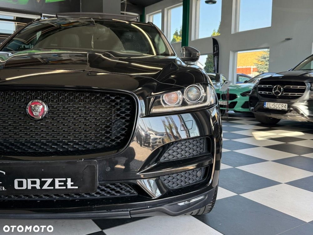 Jaguar F-Pace - 36
