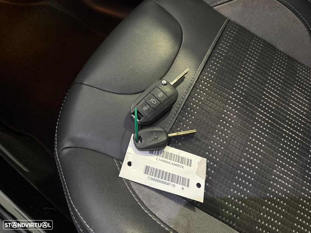 Peugeot 2008 1.2 PureTech Allure - 11