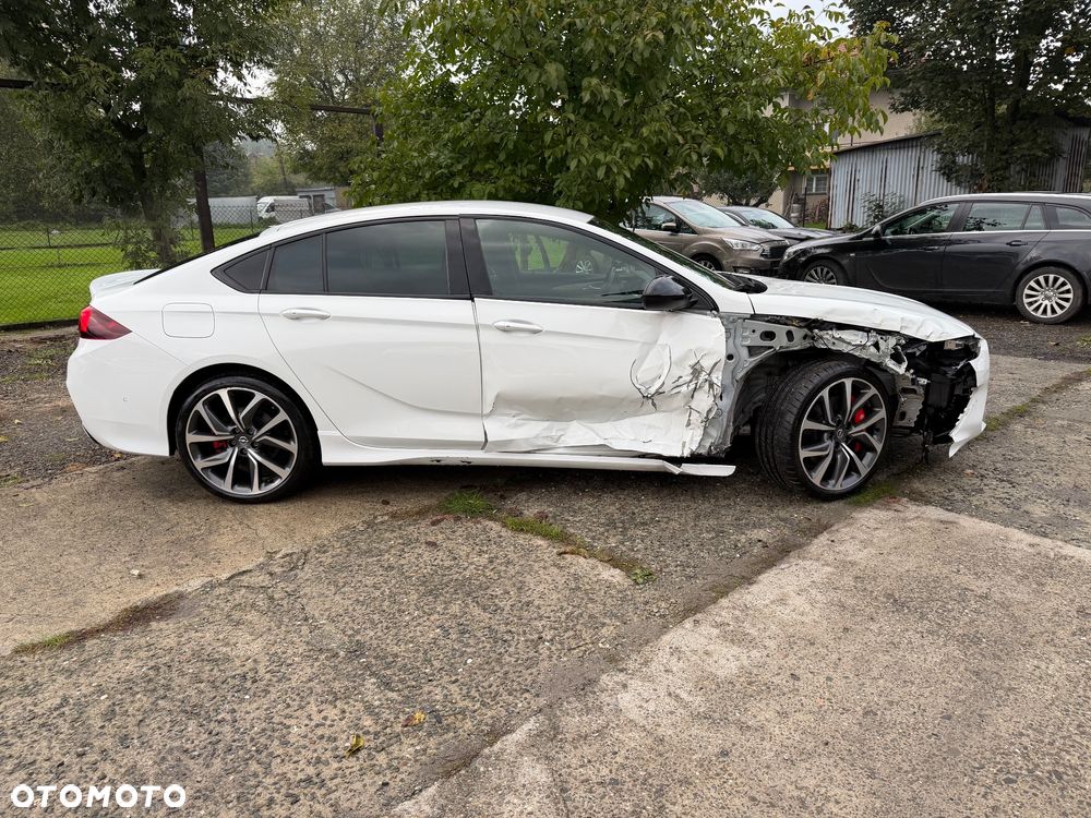 Opel Insignia 2.0 T 4x4 GSi S&S - 38