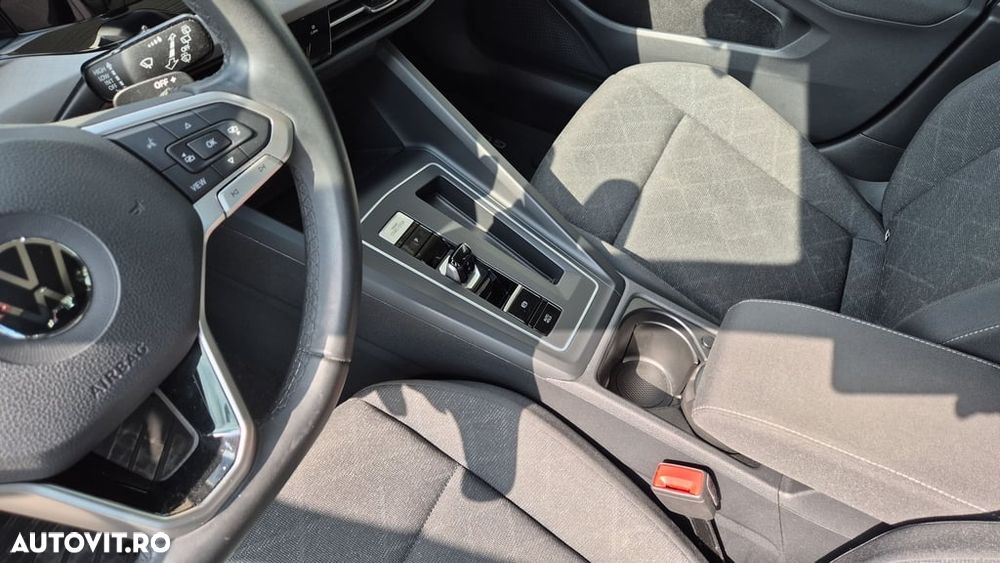 Volkswagen Golf 1.0 eTSI DSG MHEV Life - 11