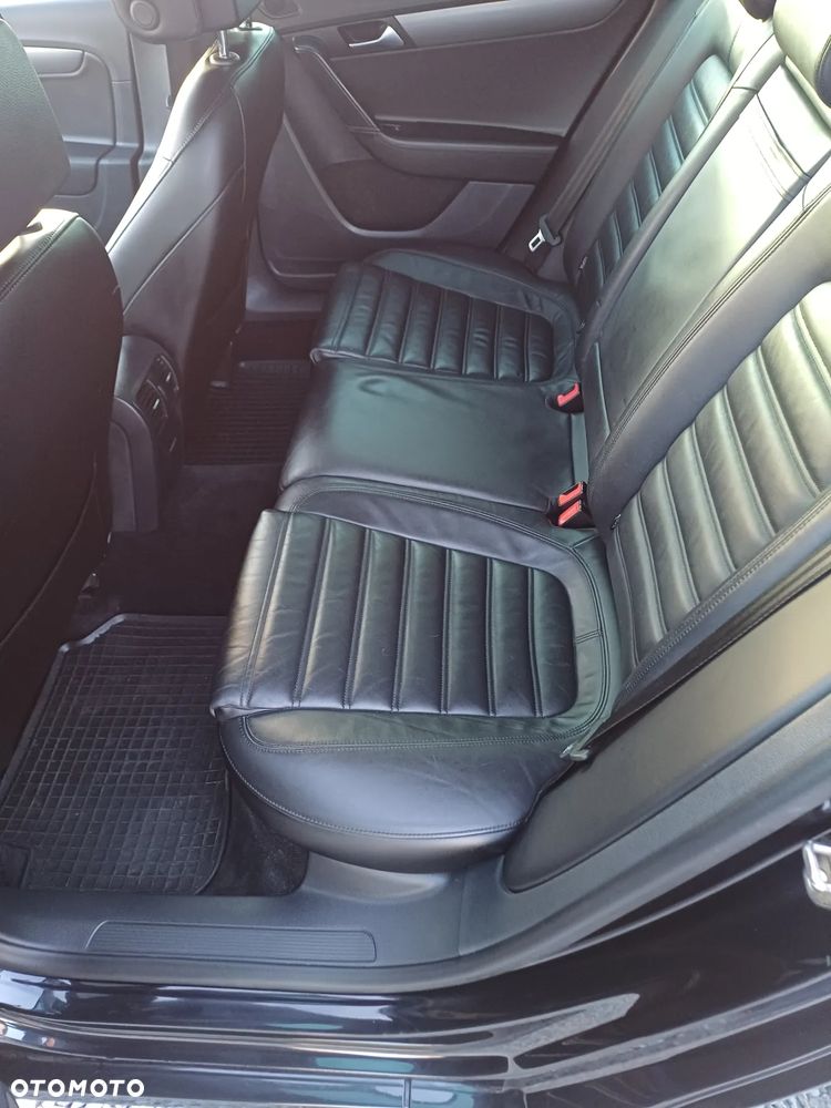 Volkswagen Passat 2.0 TDI DSG BlueMotion Technology Comfortline - 16