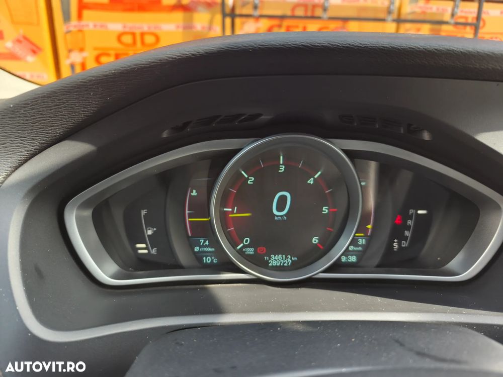 Volvo V40 D2 Powershift Momentum - 22