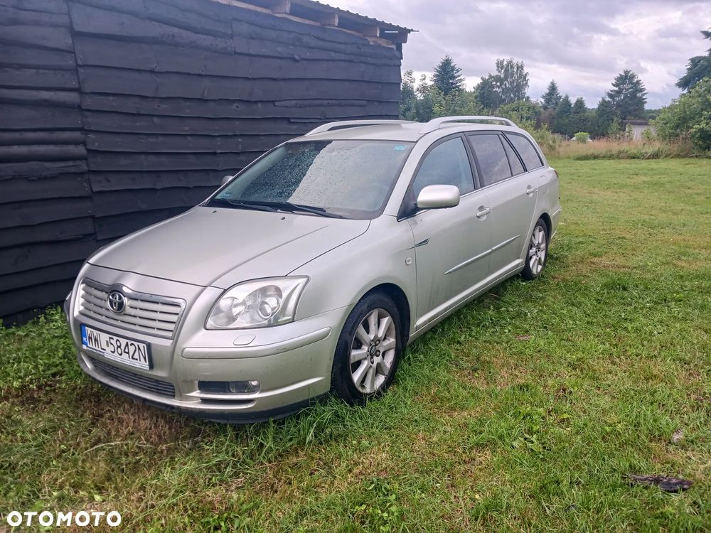 Toyota Avensis - 2