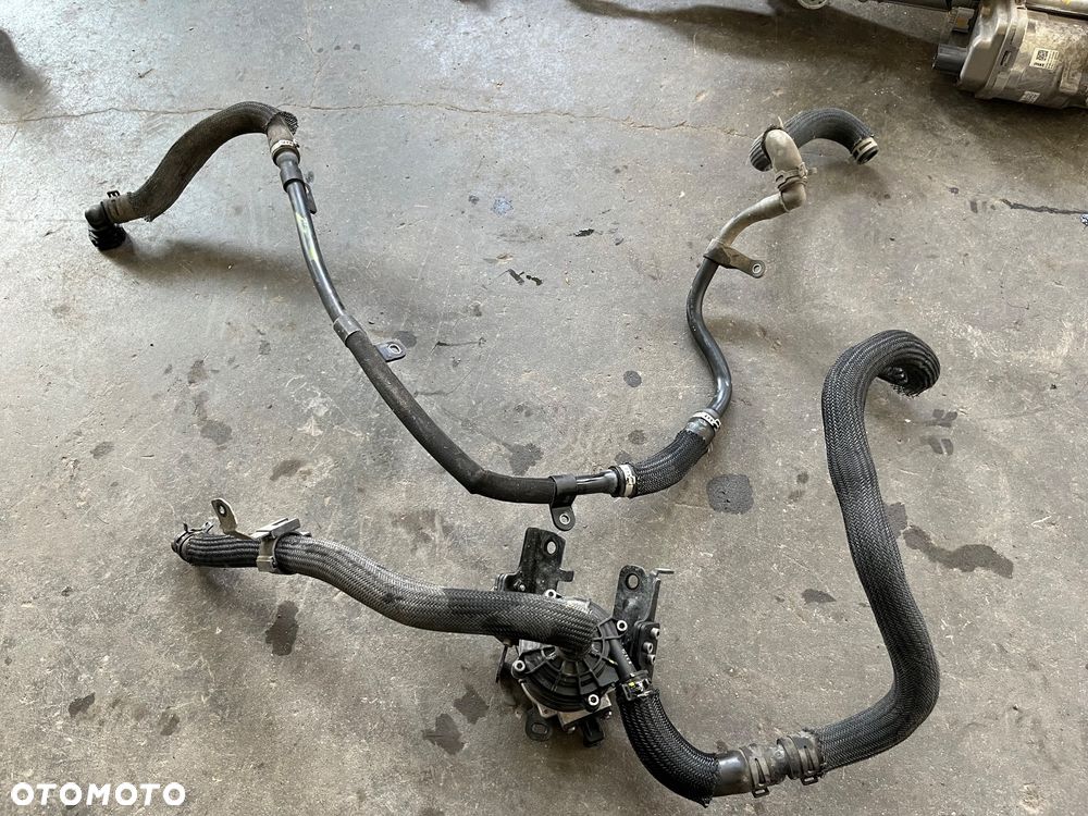 Pompa węże przewody wody Renault Megane V E-TECH - 1