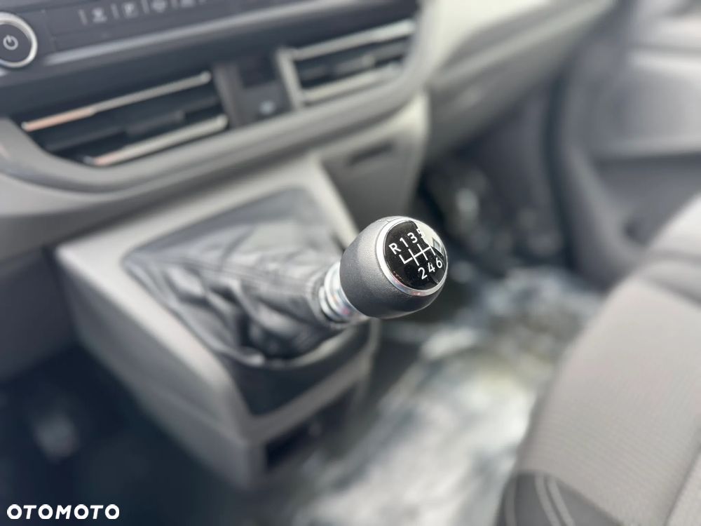 Volkswagen Nowy Transporter - 21