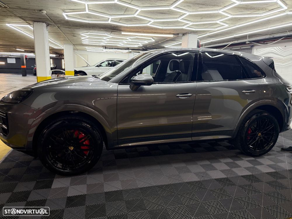 Porsche Cayenne Turbo E-Hybrid - 2