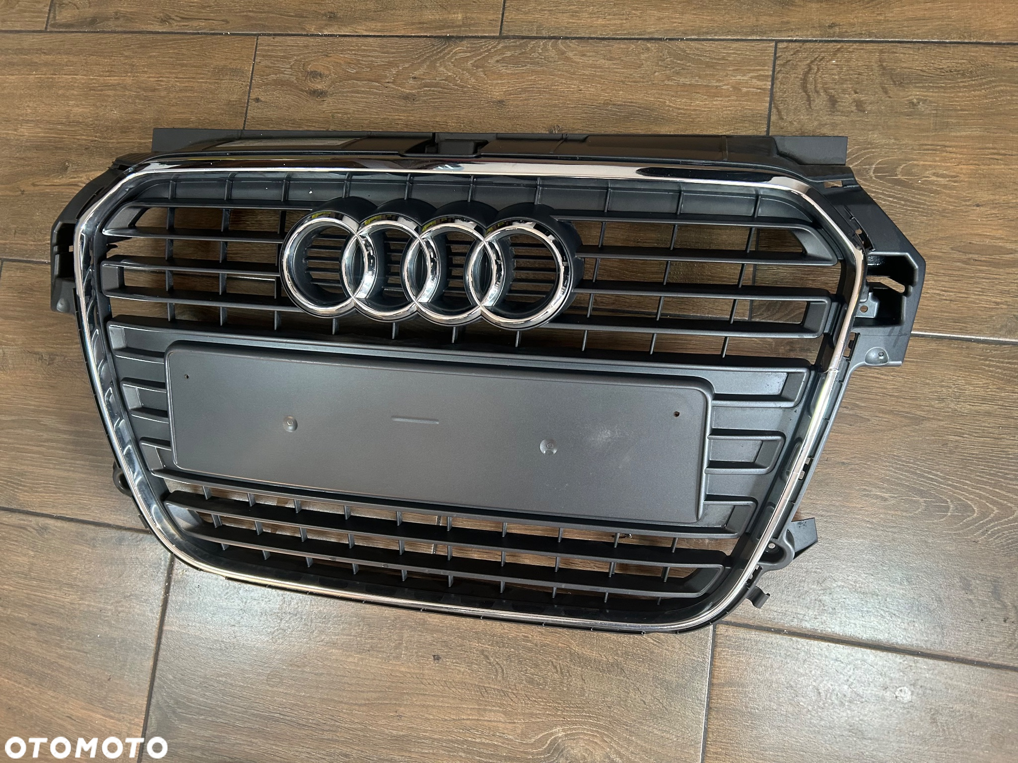 GRILL ATRAPA AUDI A1 8X0 10-14  ORG - 2