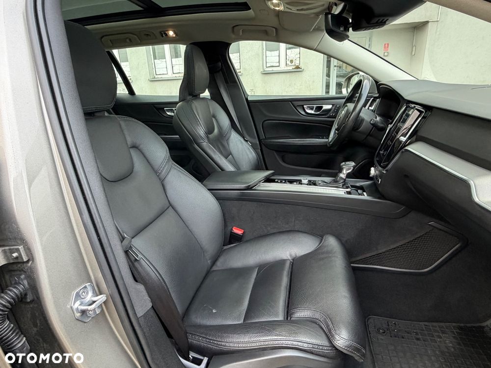 Volvo V60 Cross Country D4 AWD Geartronic Pro - 16