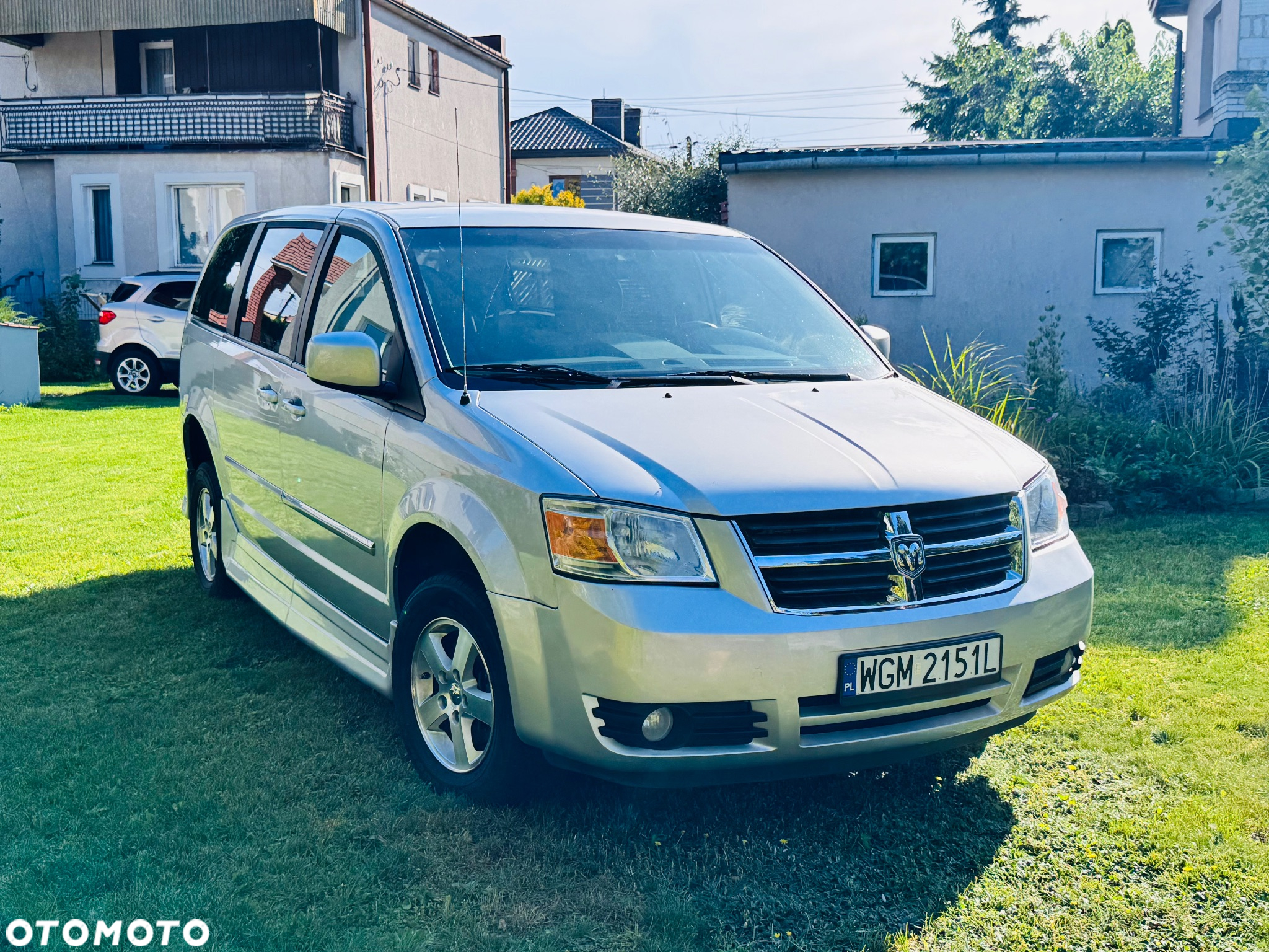 Dodge Caravan - 4
