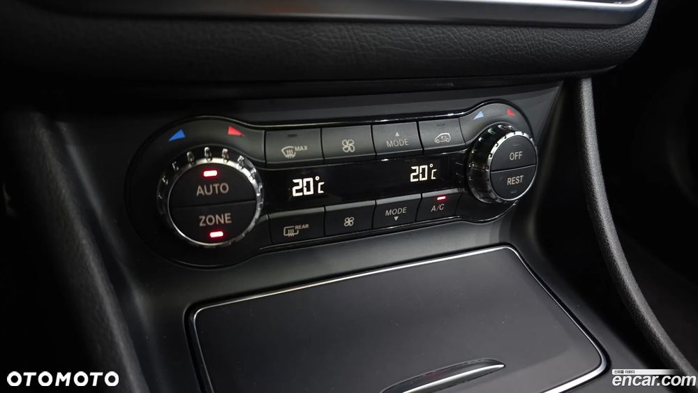 Mercedes-Benz CLA - 17